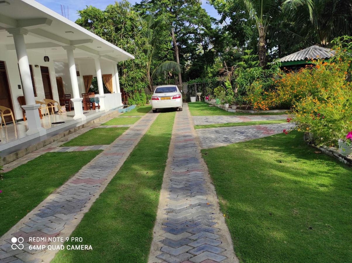 Geethani Tourist Home Polonnaruwa Exterior photo